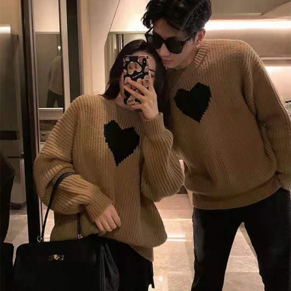 Áo len cặp đôi nam nữ hình trái tim màu nâu tây dành cho các couple chất len dày đẹp COUPLELOVE C063