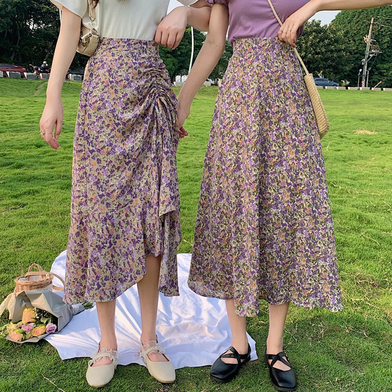 Thanh lịch dịu dàng cùng muôn kiểu mix chân váy hoa nhí dáng dài  Thời  trang  Việt Giải Trí