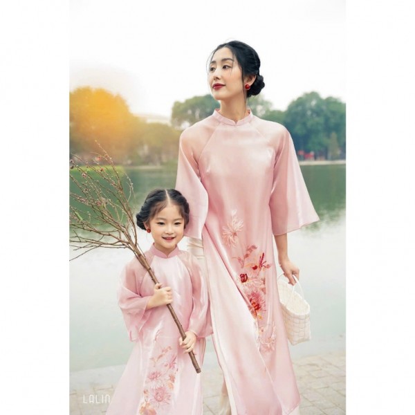 Áo dài hồng pastel Thuyền Quyên áo dài tết gia đình cặp đôi cách tân 4 tà vải organza lót lụa - AD006