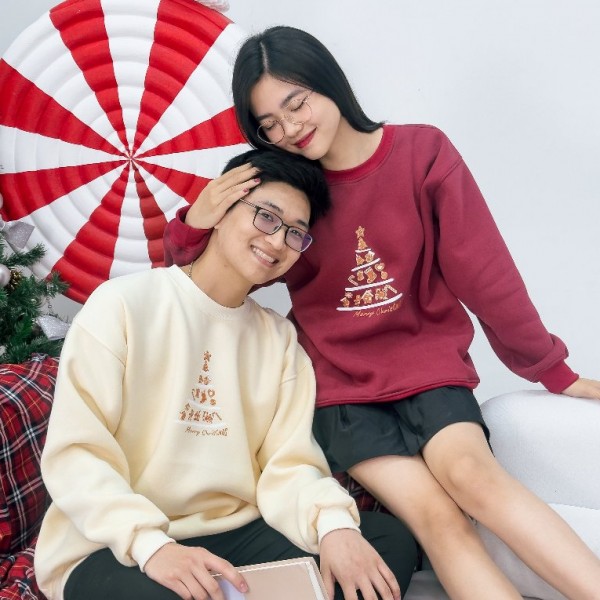 Áo Đỏ Noel Sweater LILA Áo Đôi Nam Nữ Basic In Tên Theo Yêu Cầu Mặc Đi Chơi Noel, Có Đóng Hộp Làm Qùa Tặng Giáng Sinh