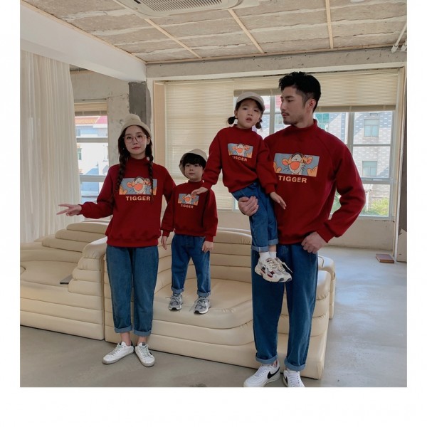 Áo Gia đình Thu Đông Familylove - Mẫu Áo Sweater Family In Hình Chú Hổ Tigger Xinh Xắn Chất Nỉ Da Cá Cotton 100%